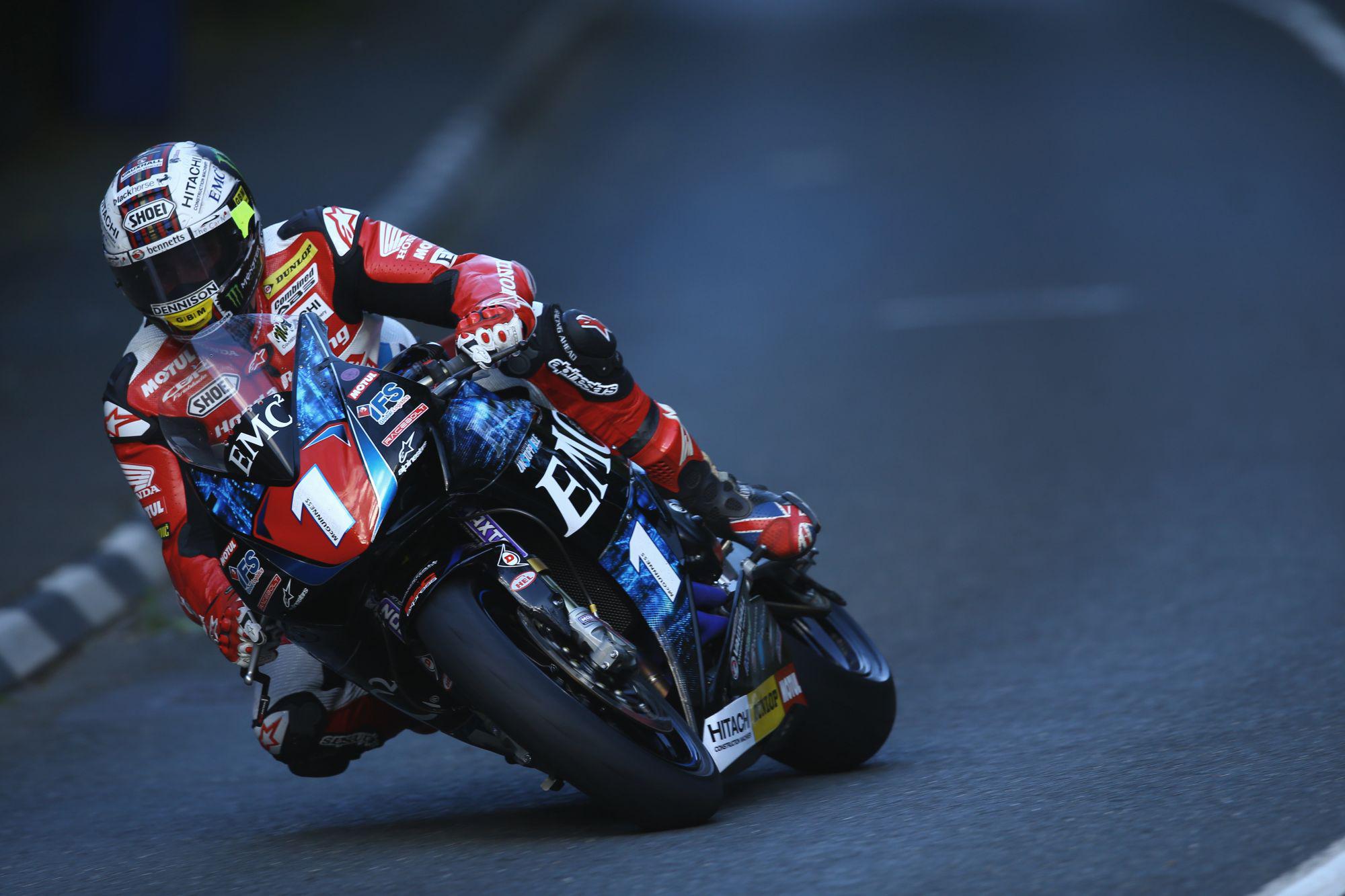 Остров мэн гонки на мотоциклах. Мэн ТТ. TT Isle of man. Мотогонки ТТ. John MCGUINNESS (Motorcyclist).