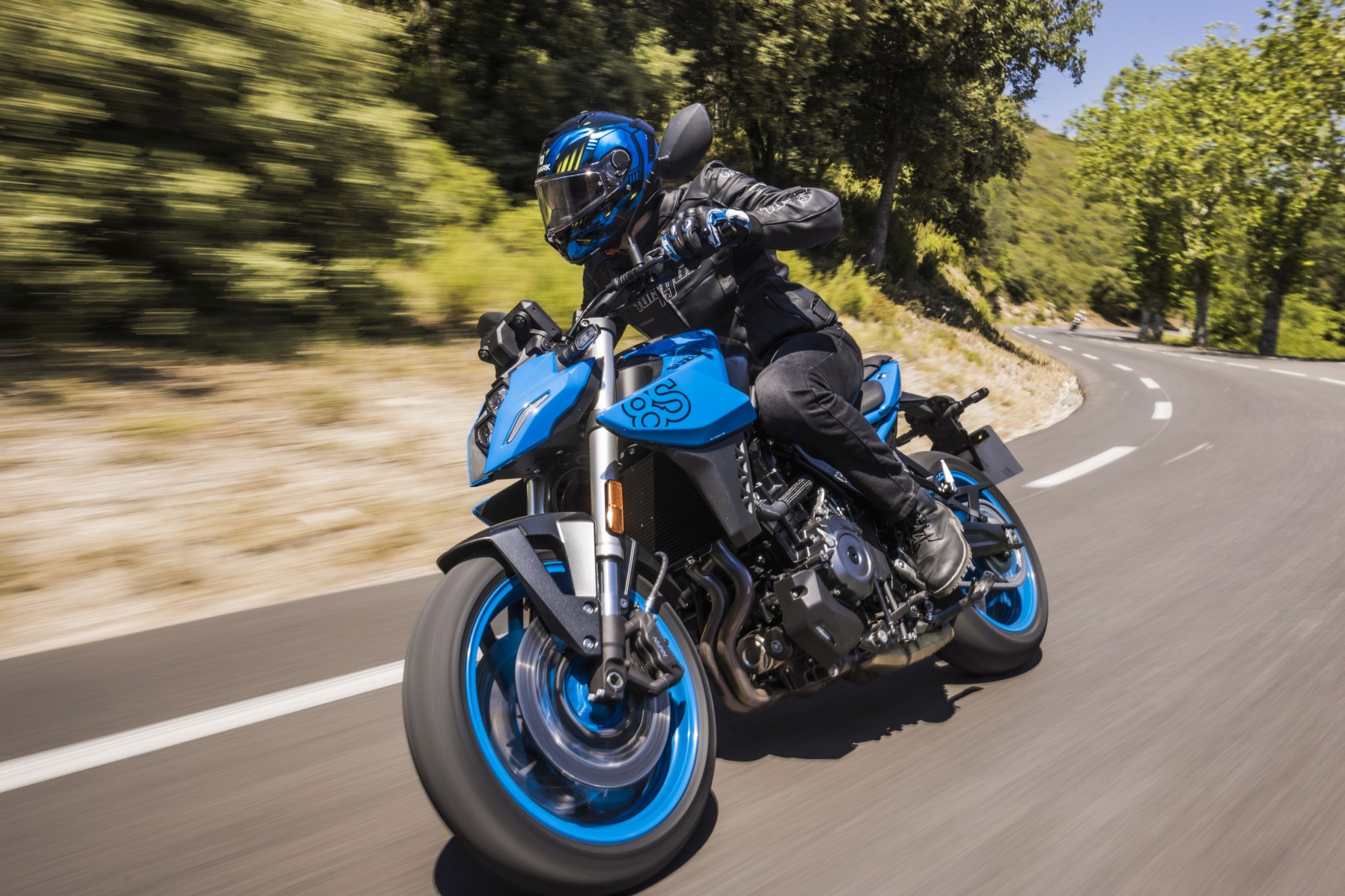 Suzuki GSX8S 2023 die neue Kraft in der Mittelklasse!