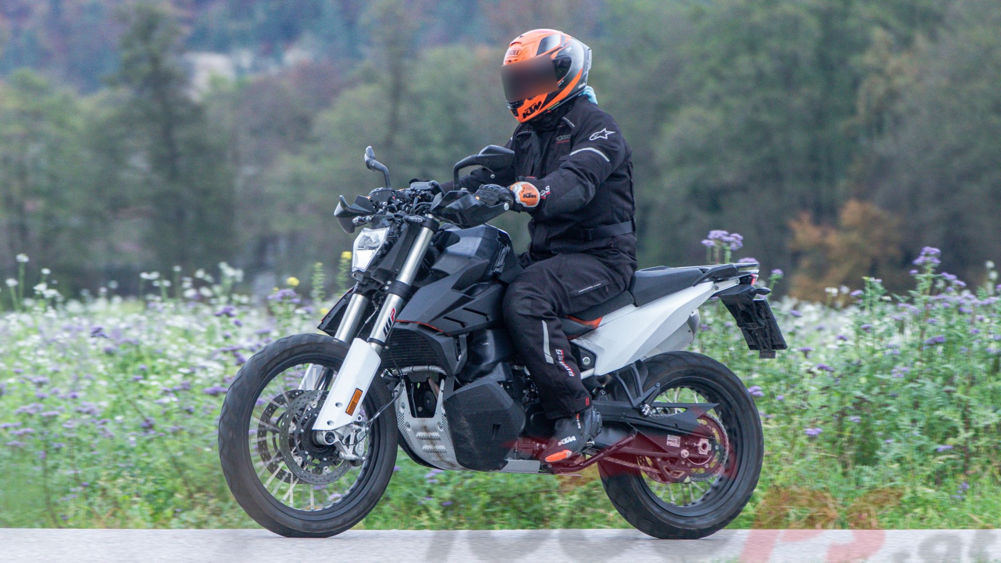 KTM 890 SMC und 890 Enduro Erlkönige 2025