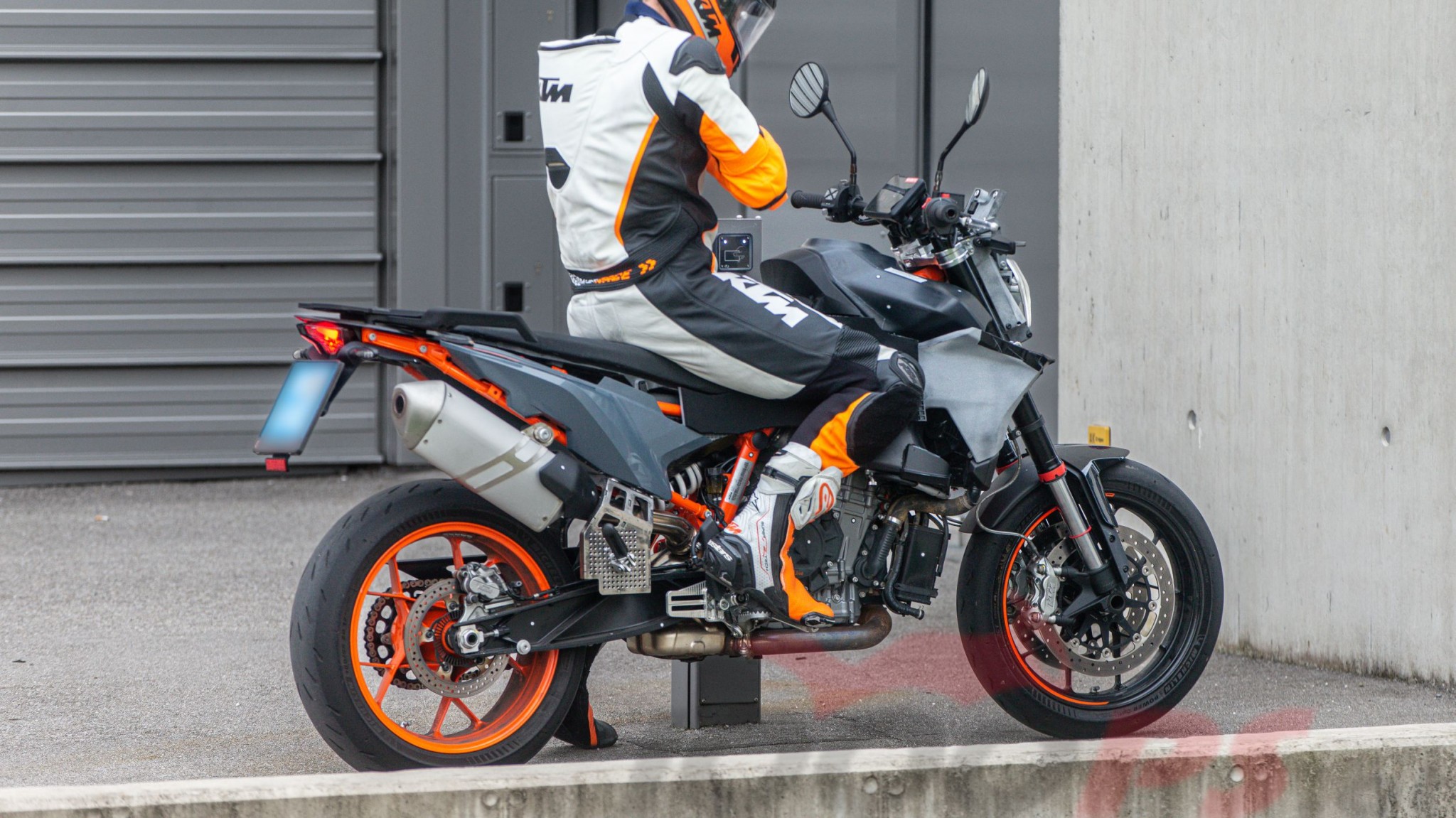 KTM 890 SMC und 890 Enduro Erlkönige 2025