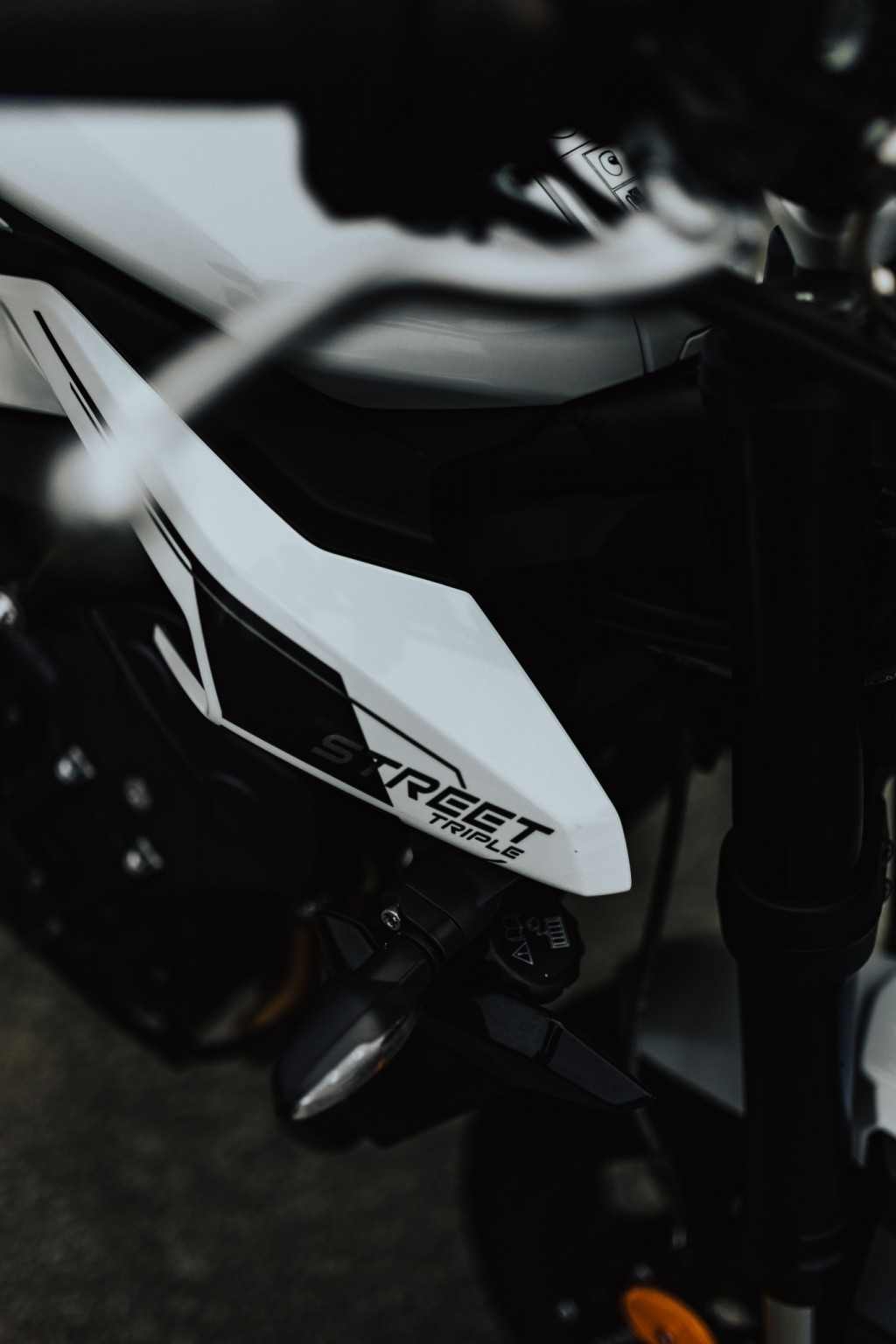 Triumph Street Triple R 2023 Mid Naked Vergleichtest