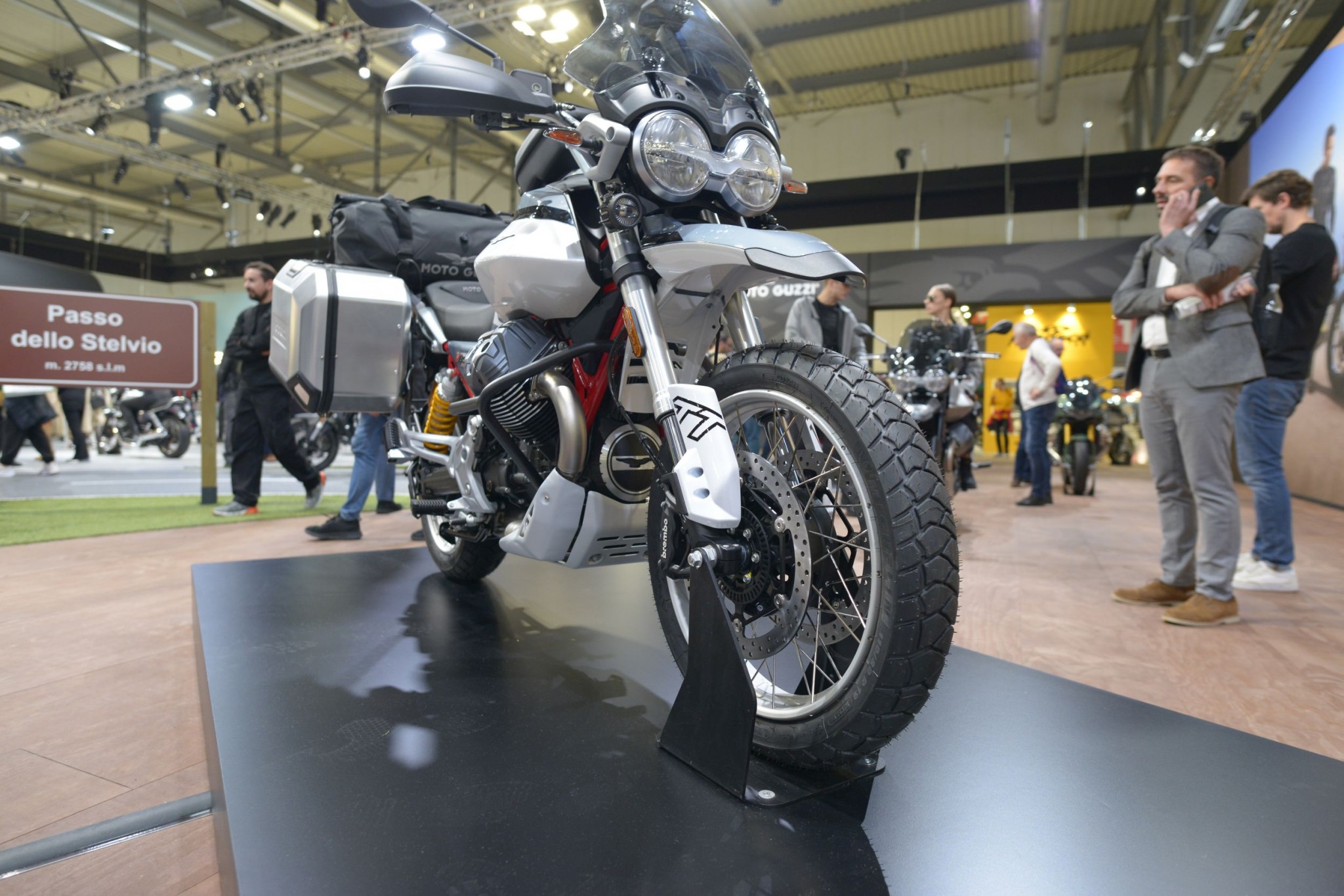 Eicma 2024 Neuheiten Netflix Aimee Kristien