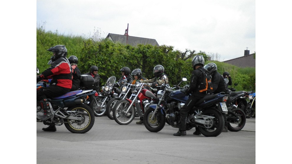 Suzuki Intruder C800 - Image 15