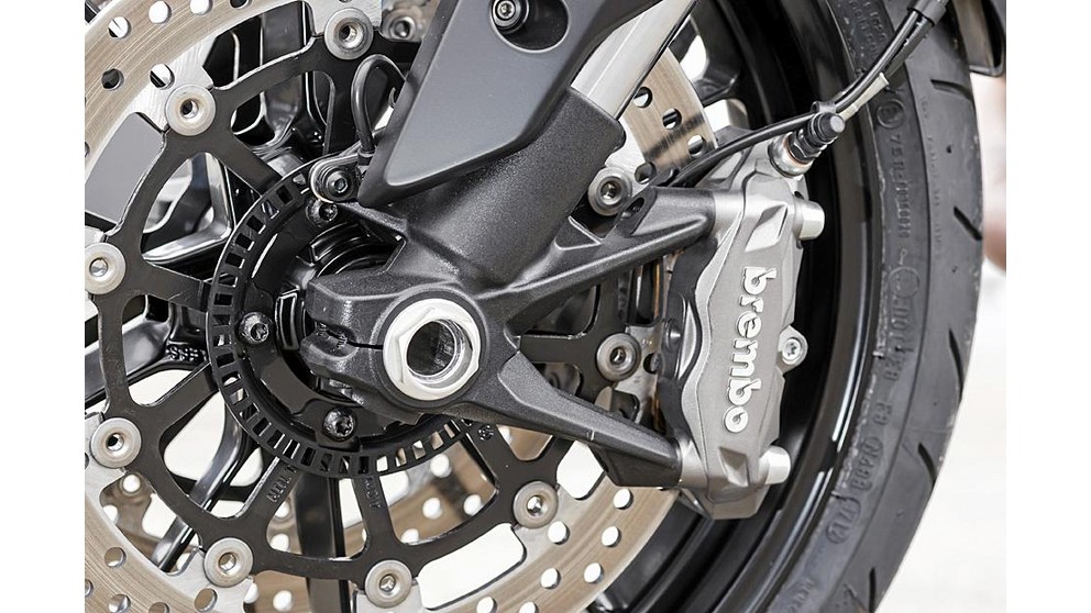 Ducati Hypermotard 821 - Obraz 23