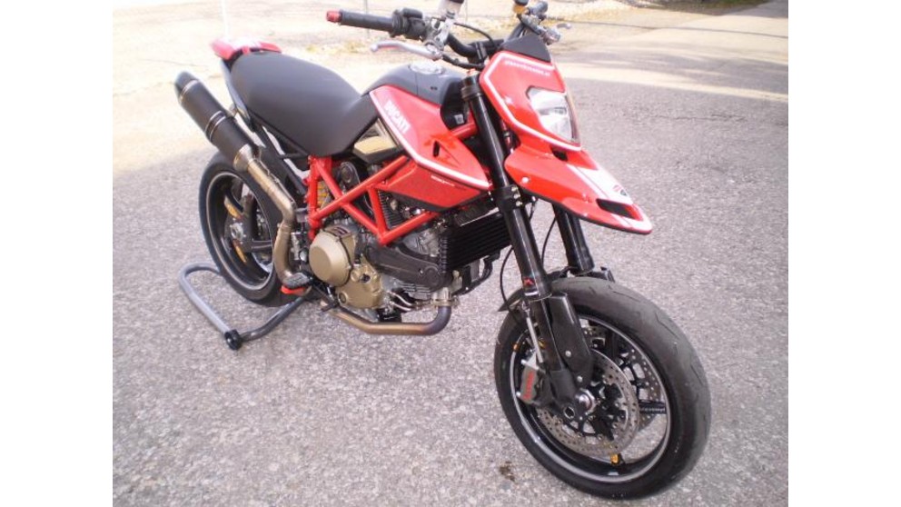 Ducati Hypermotard 1100 Evo SP - Obrázek 19