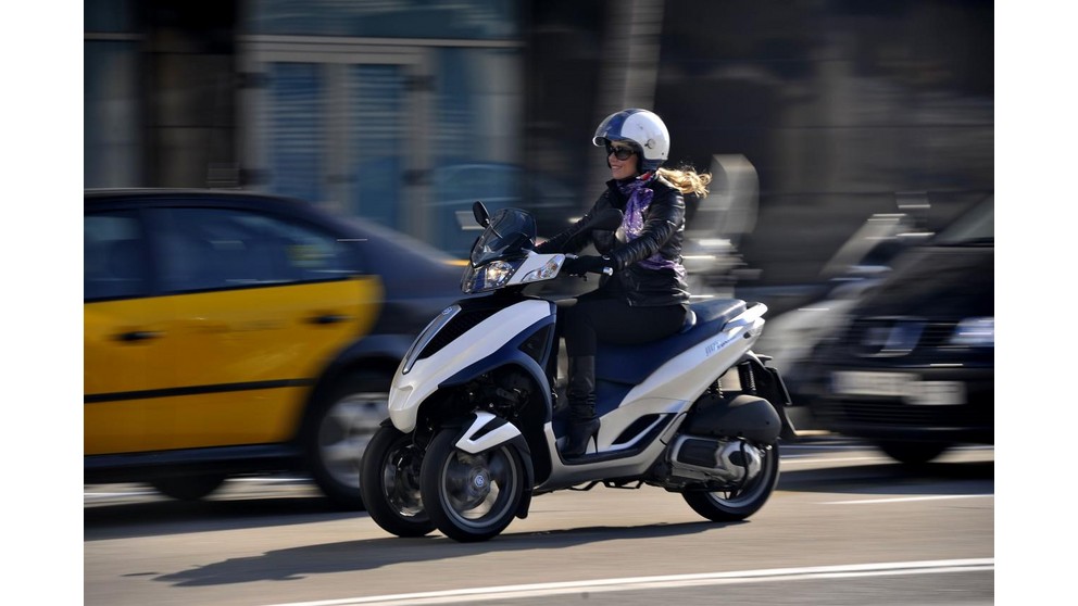 Piaggio MP3 300 i.e.Yourban LT - Imagem 22