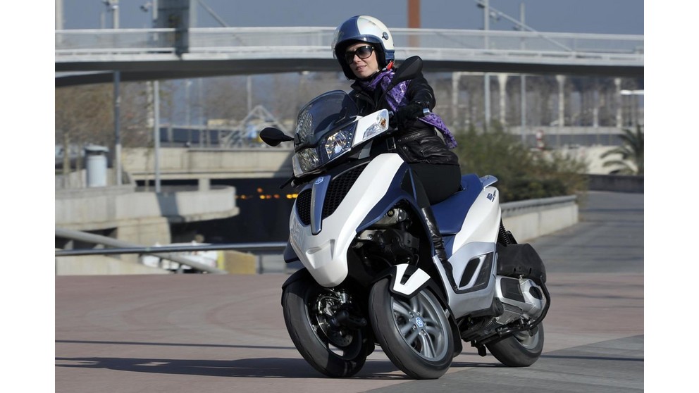 Piaggio MP3 300 i.e.Yourban LT - Kép 21