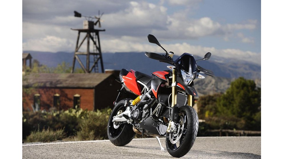 Aprilia Dorsoduro 1200 - Resim 24