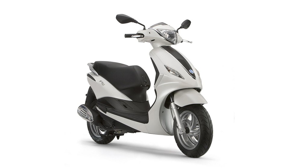 Piaggio Fly 50 2T - Image 21