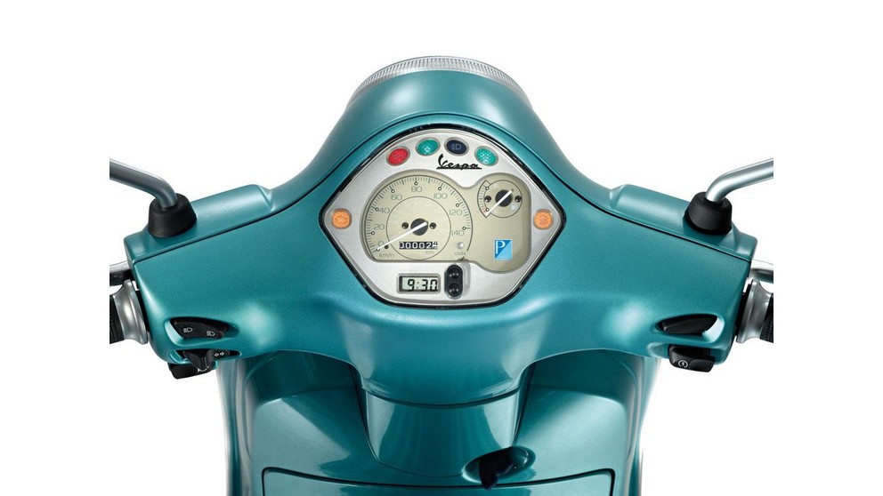 Vespa LX 125 - Image 22