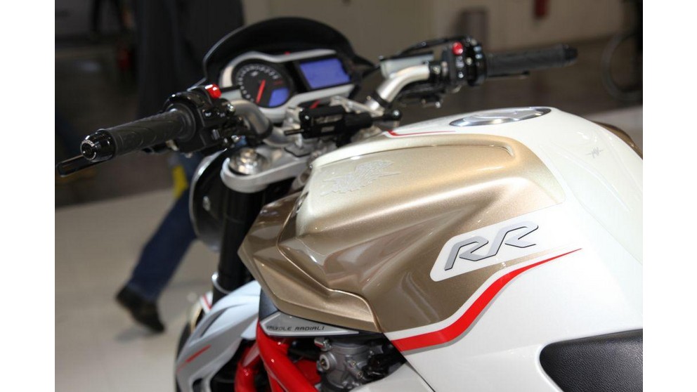 MV Agusta Brutale 1090 RR - Imagen 24