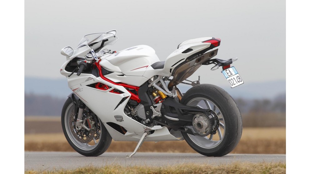 MV Agusta F4 1000 - Resim 15