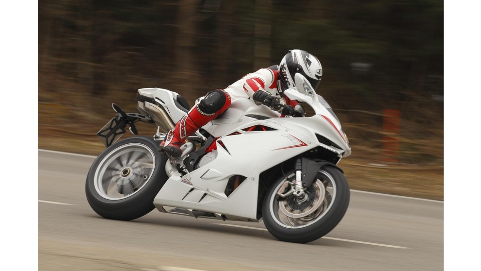 MV Agusta F4 1000 - Imagen 1