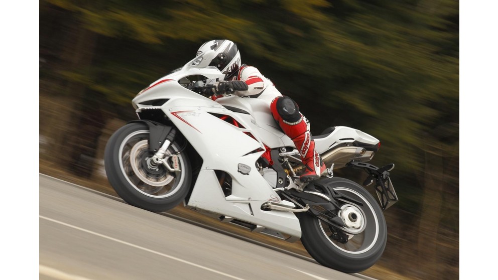 MV Agusta F4 1000 - Imagem 2