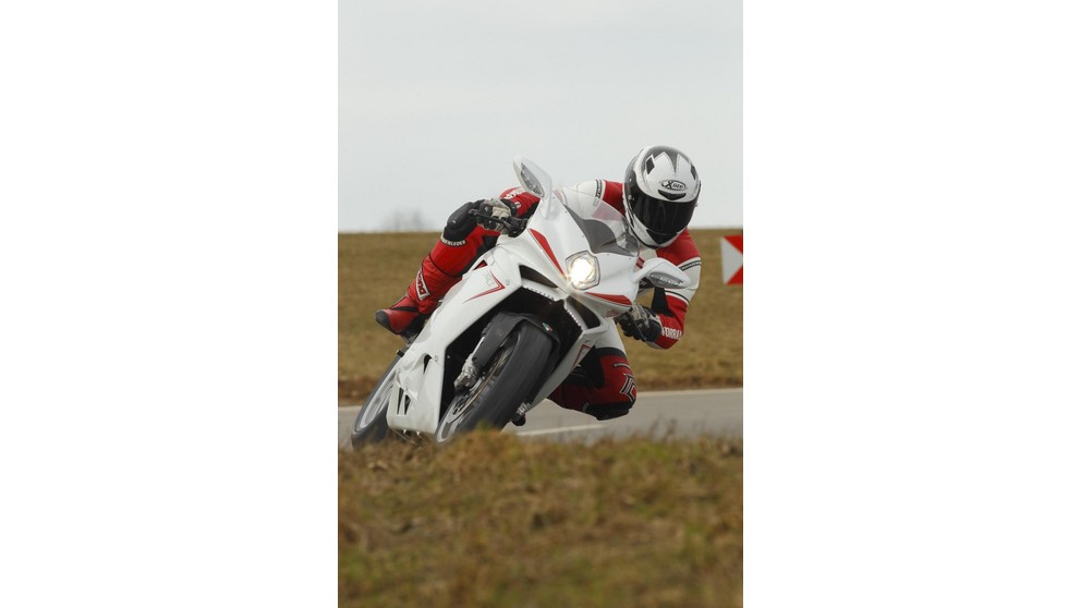 MV Agusta F4 1000 - Image 5