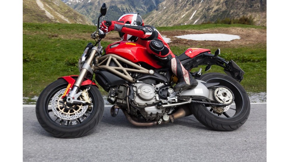 Ducati Monster 1100 Evo - Immagine 22