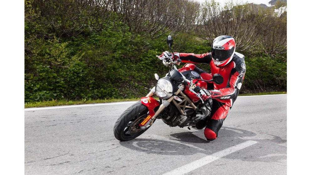 Ducati Monster 1100 Evo - Kép 23