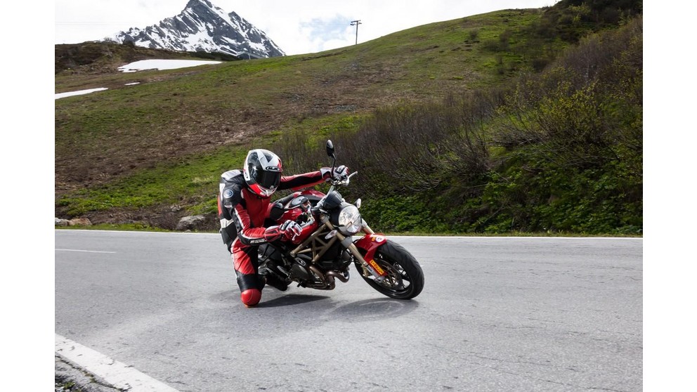 Ducati Monster 1100 Evo - Kép 24