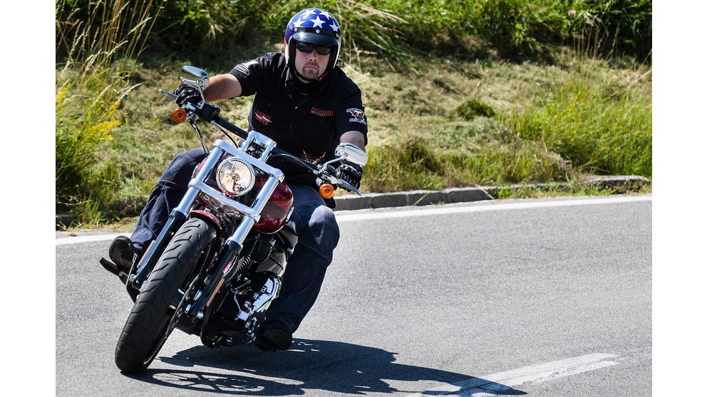 Harley-Davidson CVO Breakout FXSBSE - Imagem 17