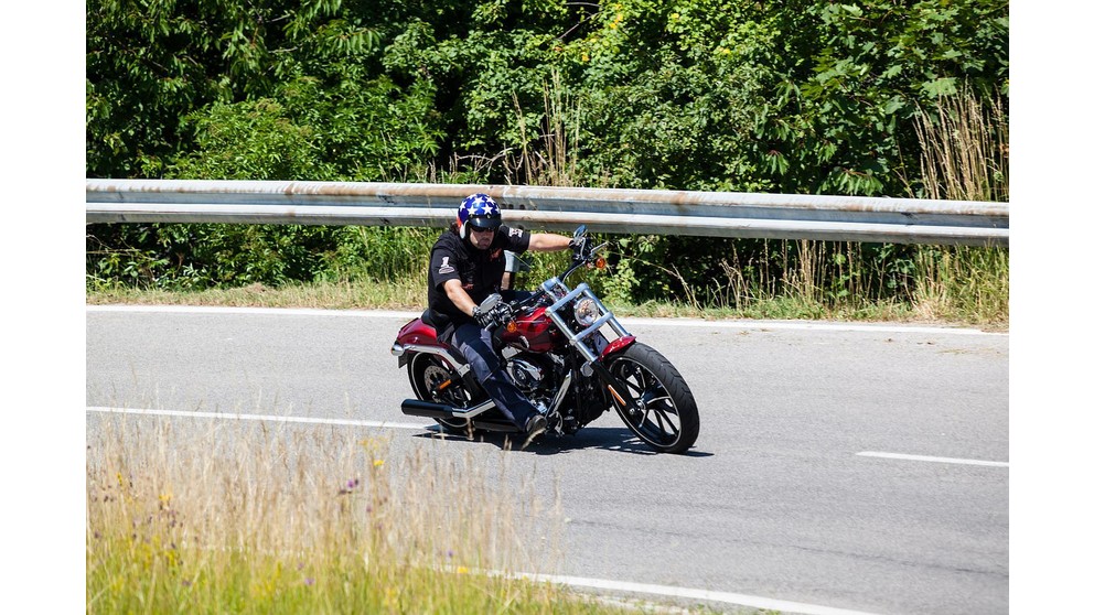 Harley-Davidson CVO Breakout FXSBSE - Imagem 12