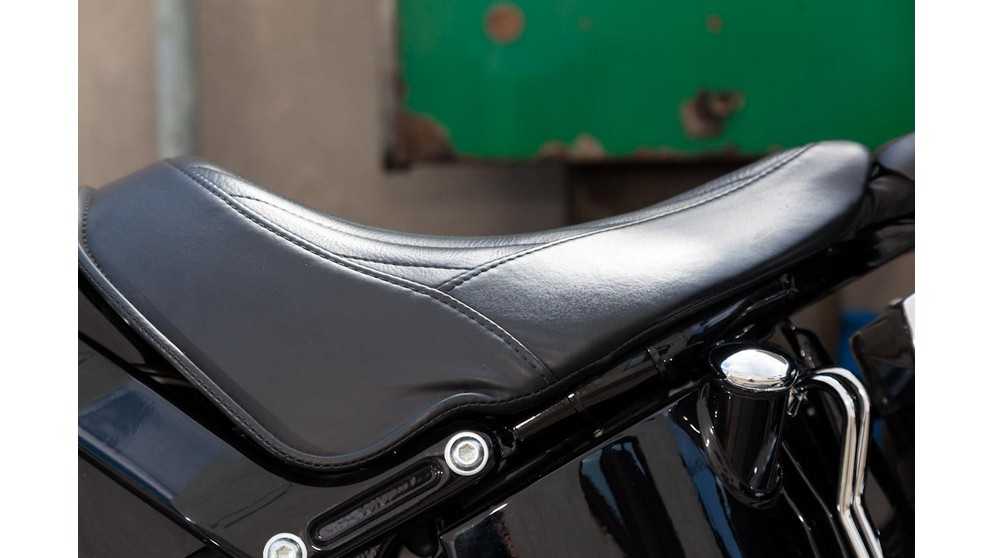 Harley-Davidson Softail Slim FLS - Imagen 20