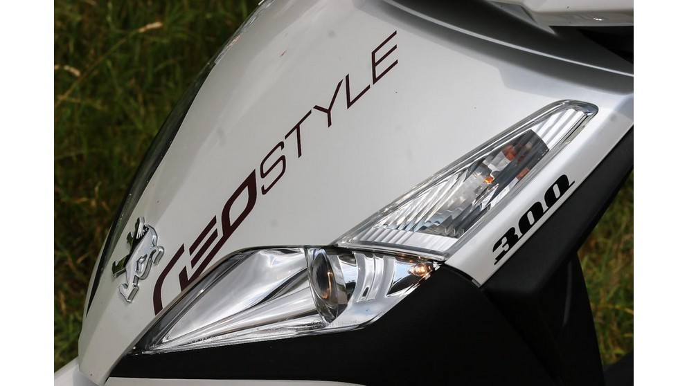 Peugeot Geopolis 300 Geostyle - Image 15