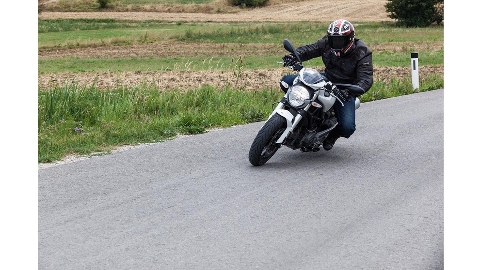 Ducati Monster 696 - Obrázok 19