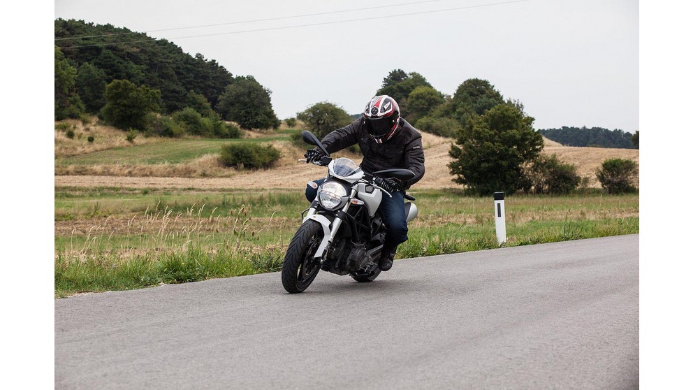 Ducati Monster 696 - Image 20