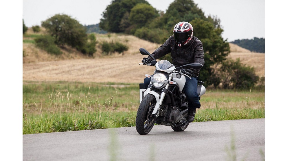 Ducati Monster 696 - Imagen 22