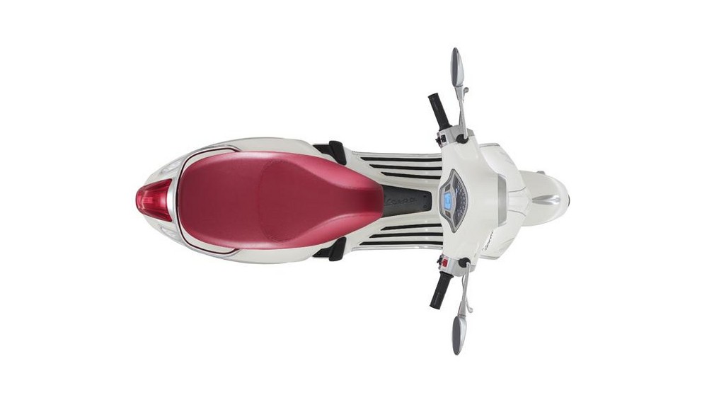 Vespa Primavera 150 - Image 17