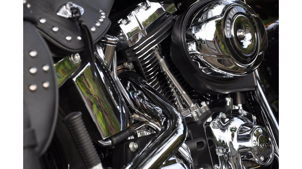 Harley-Davidson Softail Heritage Classic FLSTC - Imagem 14