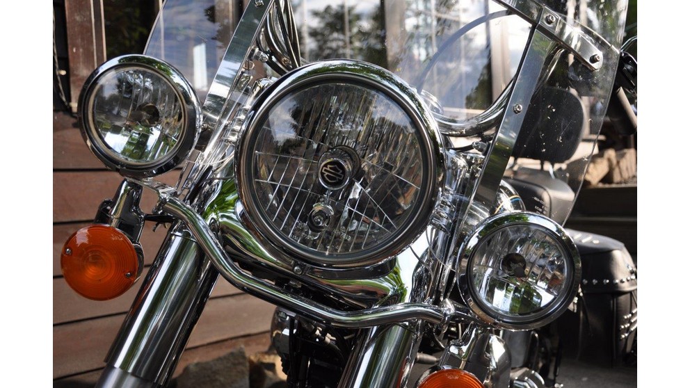 Harley-Davidson Softail Heritage Classic FLSTC - Imagem 19