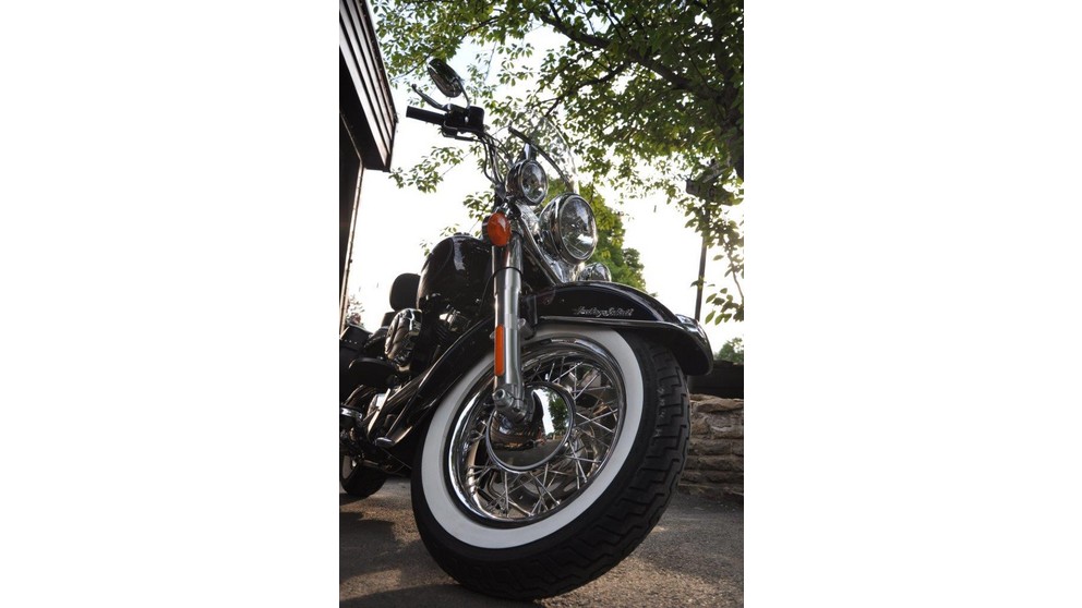 Harley-Davidson Softail Heritage Classic FLSTC - Slika 16