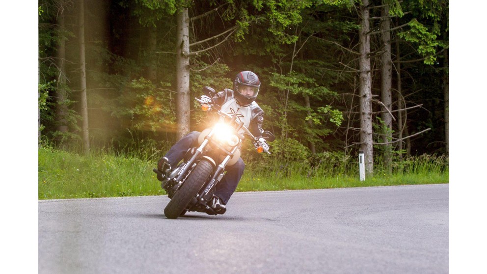Harley-Davidson Dyna Fat Bob FXDF - Resim 13