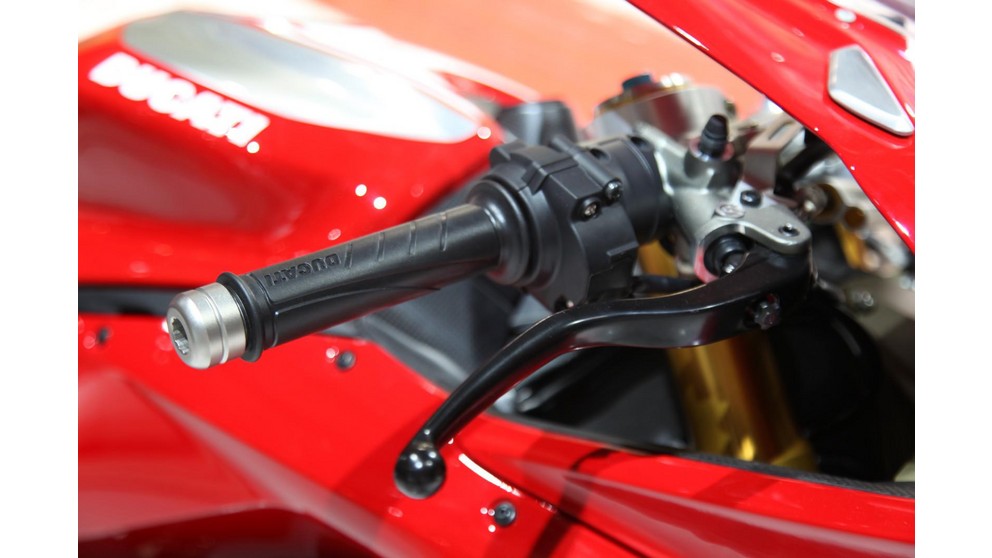 Ducati 1199 Panigale R - Obrázok 23