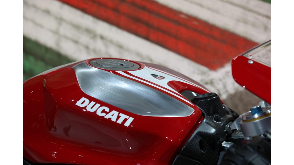 Ducati 1199 Panigale R - Image 22