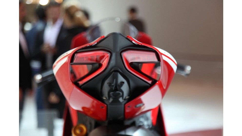 Ducati 1199 Panigale R - Слика 22