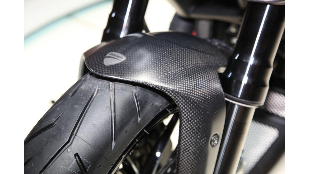 Ducati Diavel Titanium - Obrázek 19