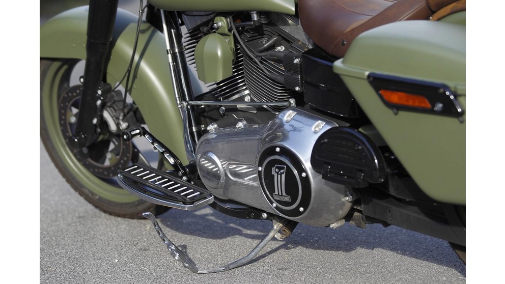 Harley-Davidson Dyna Switchback  FLD - Obrázok 12