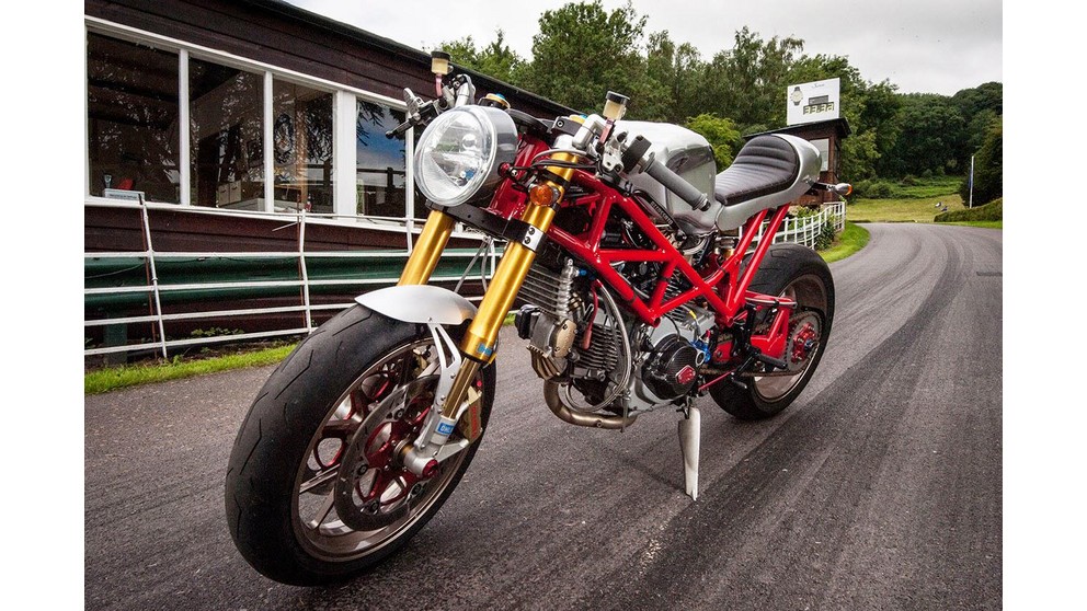 Ducati Monster 1100 - Слика 16
