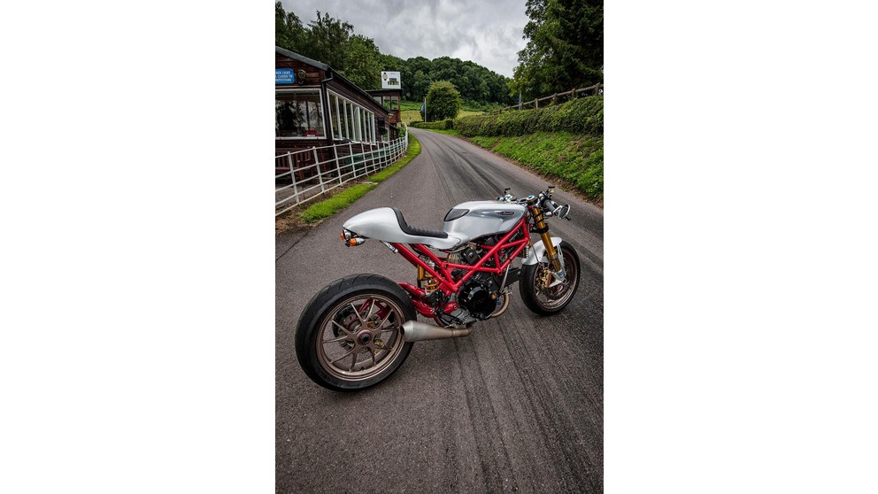 Ducati Monster 1100 - Obrázok 19