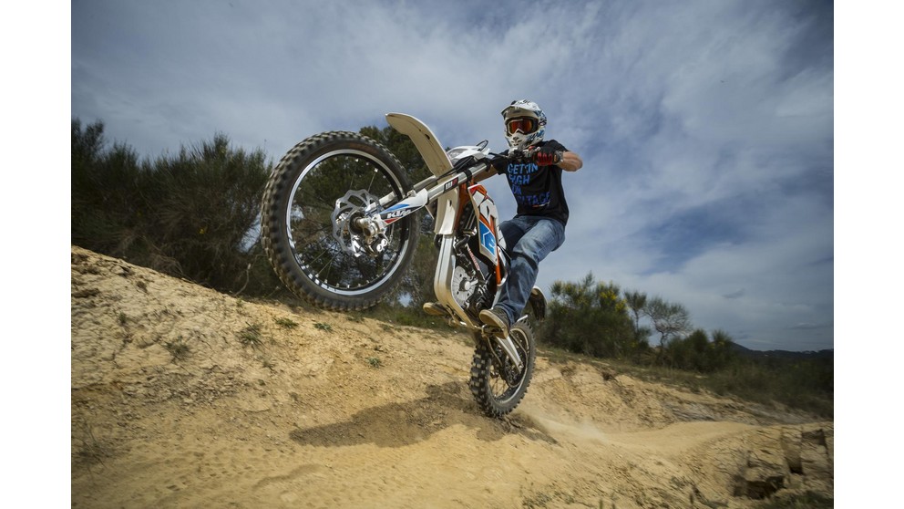 KTM Freeride E-SM - Imagem 23