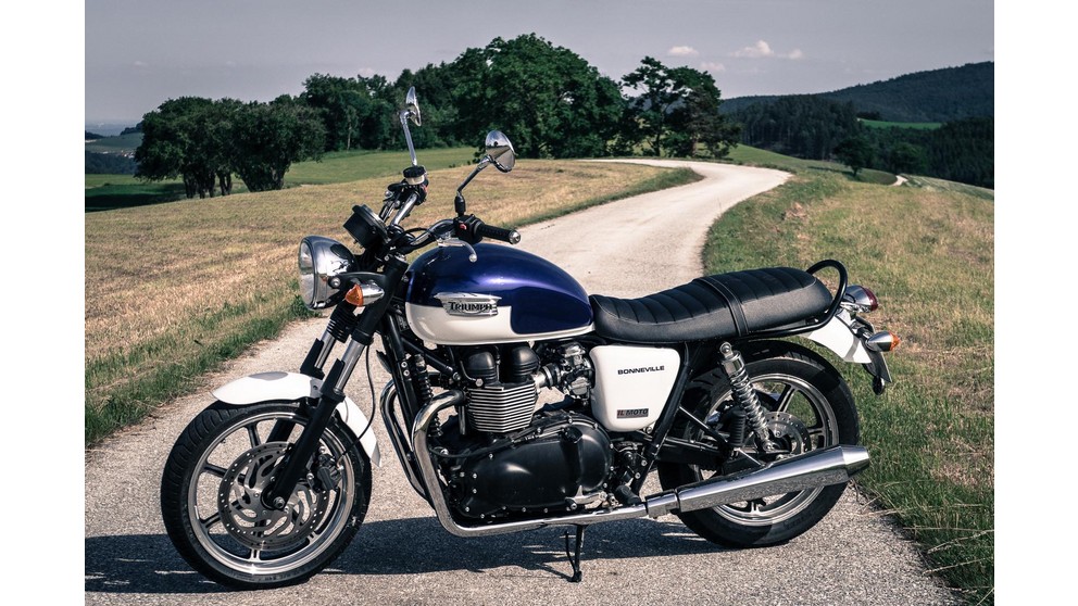 Triumph Bonneville - Imagem 16