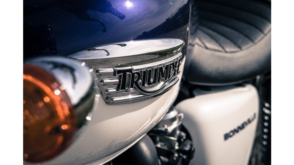 Triumph Bonneville - Imagem 22