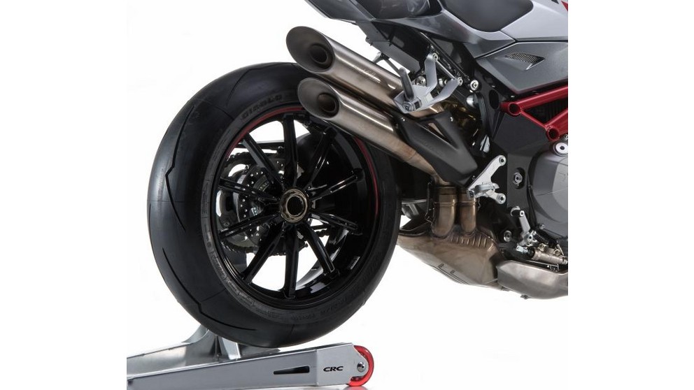 MV Agusta Brutale 1090 - Imagem 12