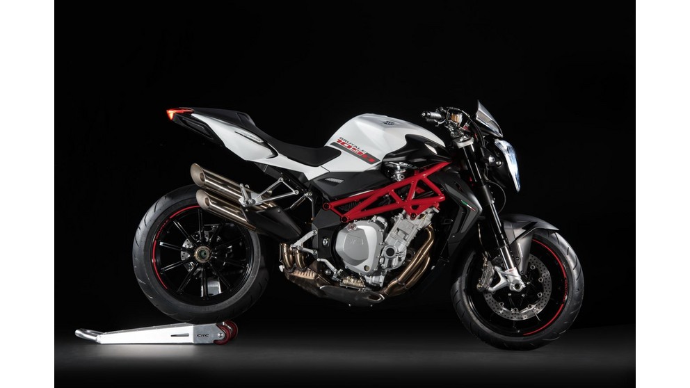 MV Agusta Brutale 1090 RR - Imagem 9