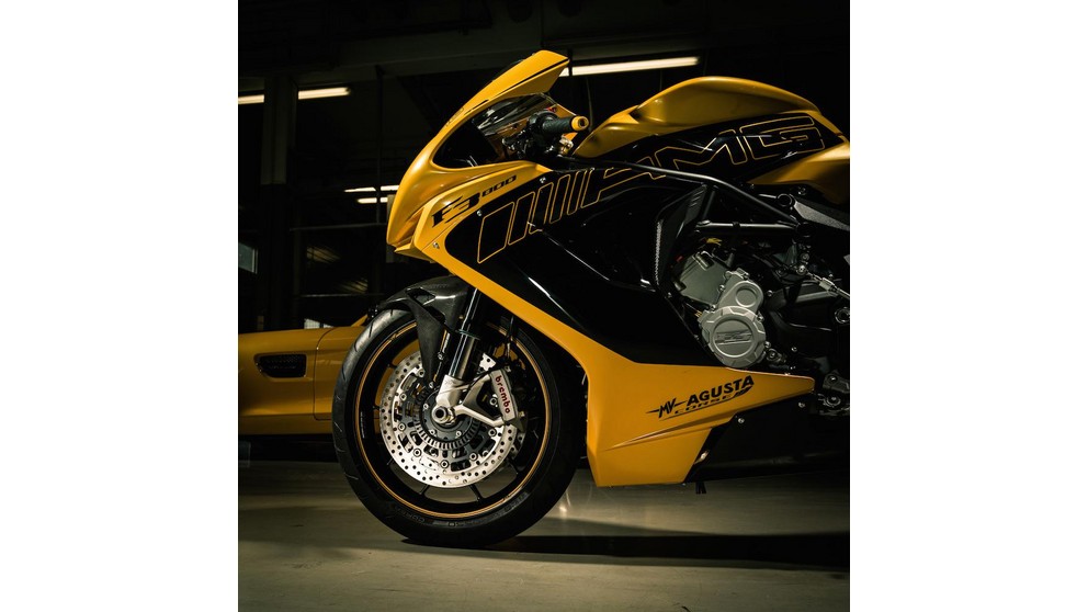 MV Agusta F3 800 - Imagem 24