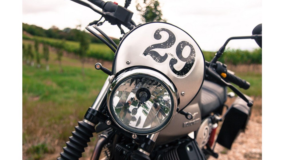 Moto Guzzi V7 II Stone - Resim 17