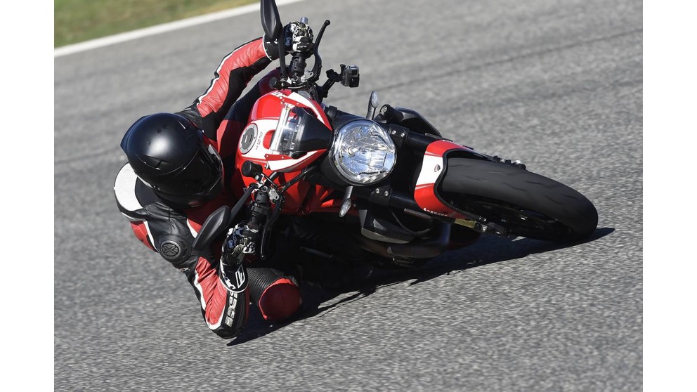 Ducati Monster 1200 R - Obrázok 22