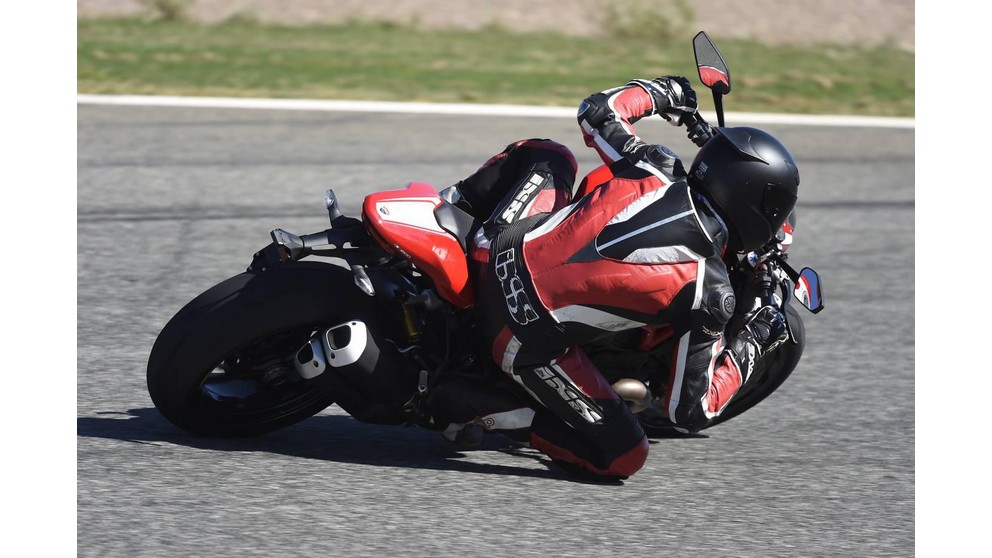 Ducati Monster 1200 R - Resim 24